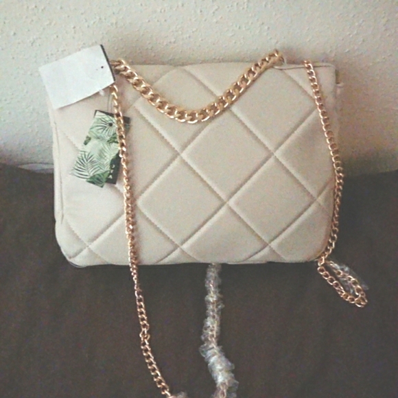 Badgley Mischka Diamond Quilted Med-Large purse, bag, Buttery Soft Vegan Leathe. - Picture 2 of 16
